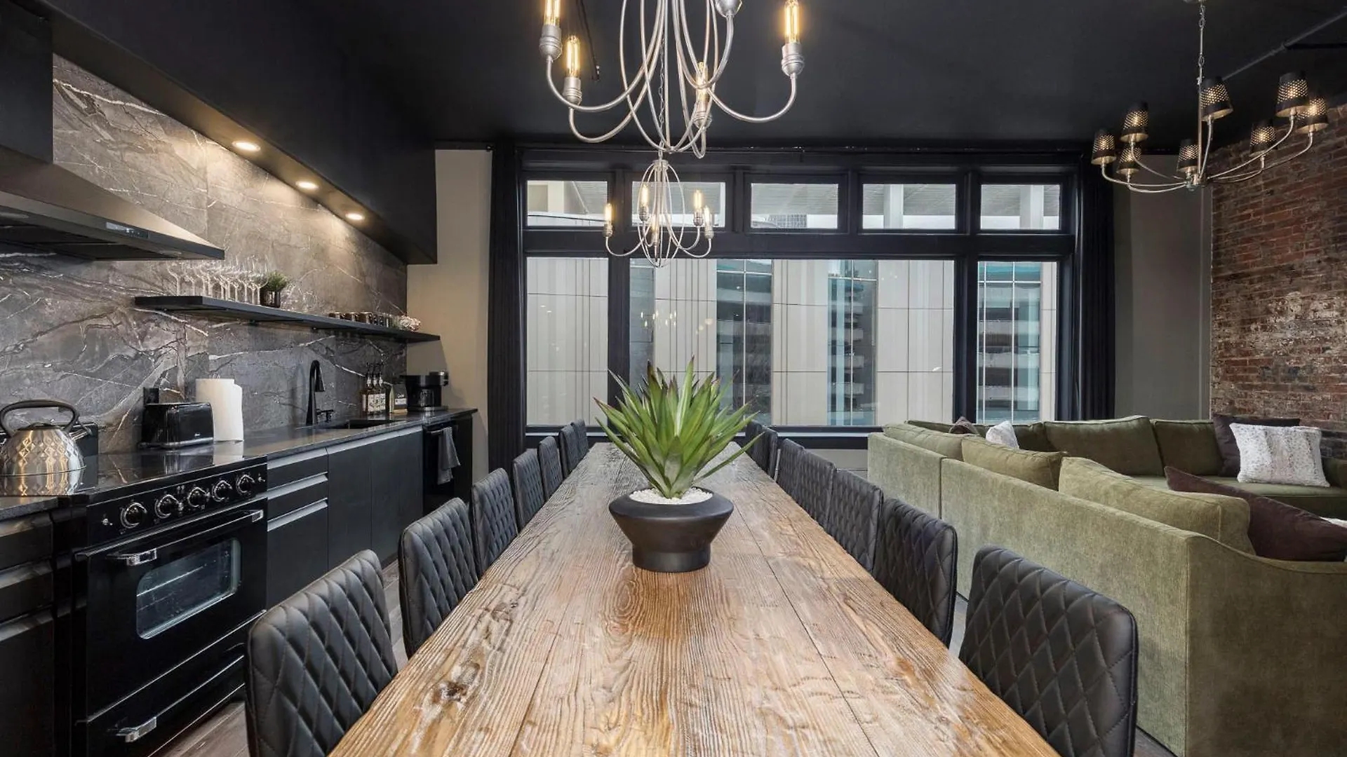 Penthouse Grand Executive Suite Louisville Apartman