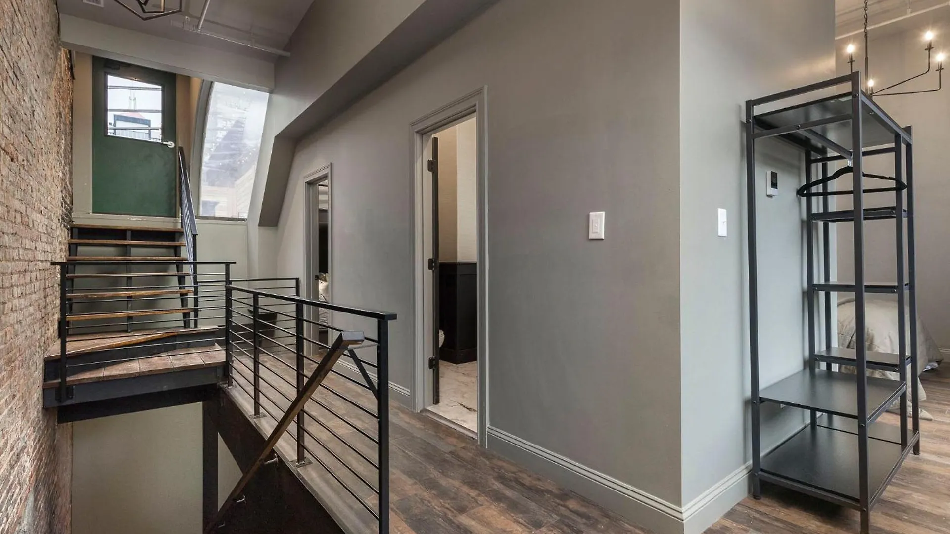 Penthouse Grand Executive Suite Louisville